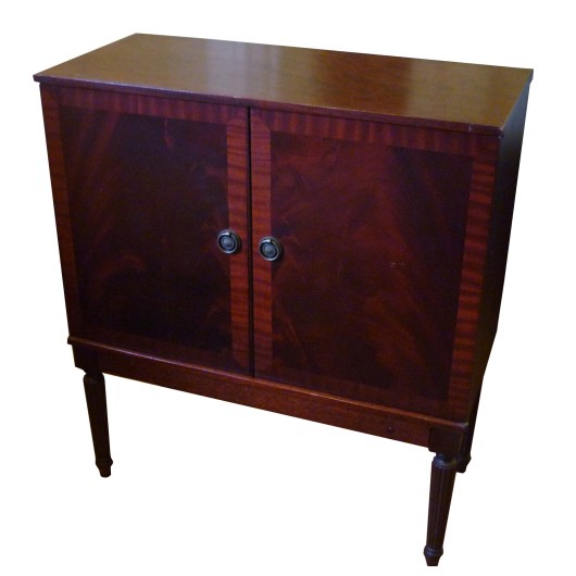 Dynatron Wooden Television with Doors