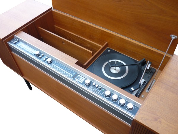 Decca Radiogram SRG 898