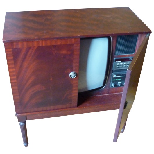 Dynatron Wooden Television with Doors